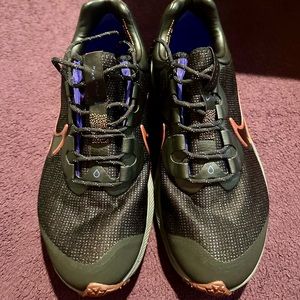 Size 10 - Nike Winflo 8 Shield Bronze Eclipse Redstone